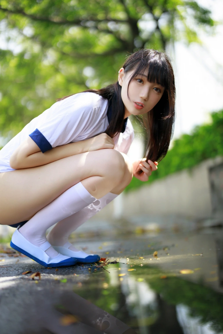 周叽是可爱兔兔《体操服》主题写真：31张全套美图