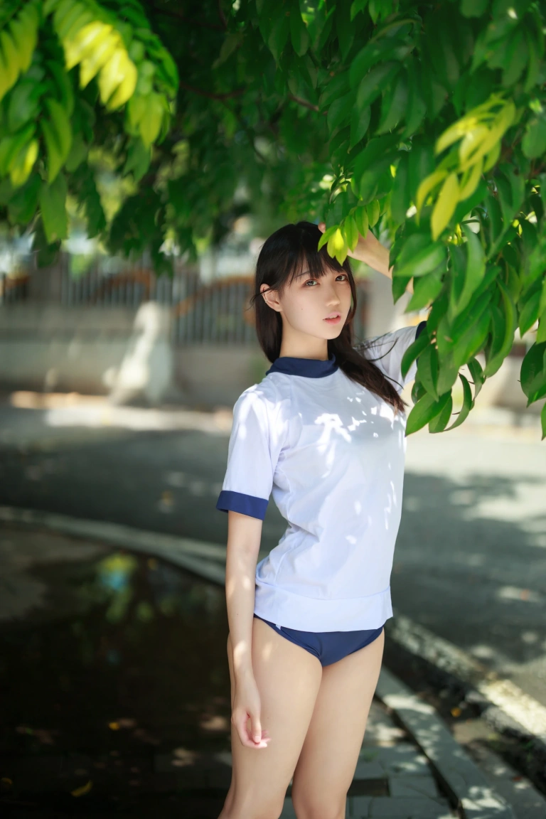 周叽是可爱兔兔《体操服》主题写真：31张全套美图