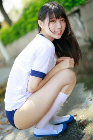周叽是可爱兔兔《体操服》主题写真：31张全套美图