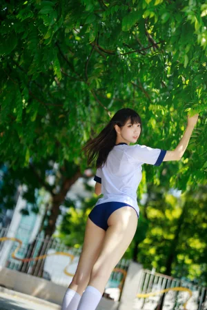 周叽是可爱兔兔《体操服》主题写真：31张全套美图