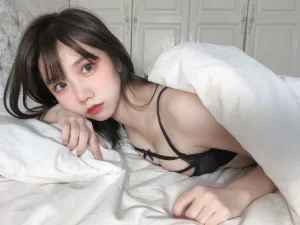 果咩酱《男友视角》主题写真：35张全套美图