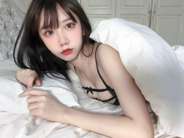 果咩酱《男友视角》主题写真：35张全套美图