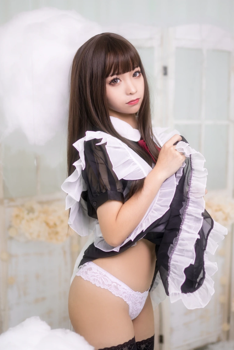 蠢沫沫《短透明女仆》主题写真：42张全套美图