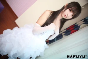 神楽坂真冬《婚纱系列》主题写真：71张全套美图