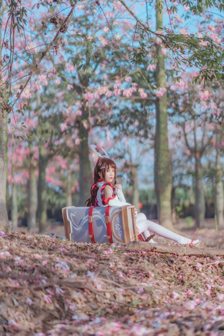 桜桃喵《花见巫女》主题写真：32张全套美图