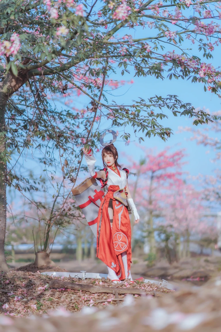 桜桃喵《花见巫女》主题写真：32张全套美图