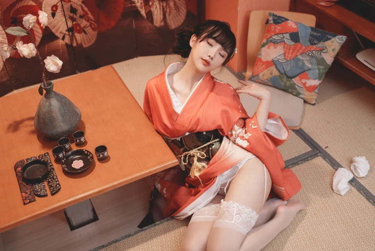 面饼仙儿《饼子和服内景》主题写真：37张全套美图