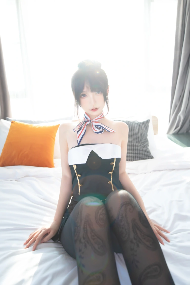 神楽坂真冬《第四季 序号35：《空中邂逅》》主题写真：75张全套美图
