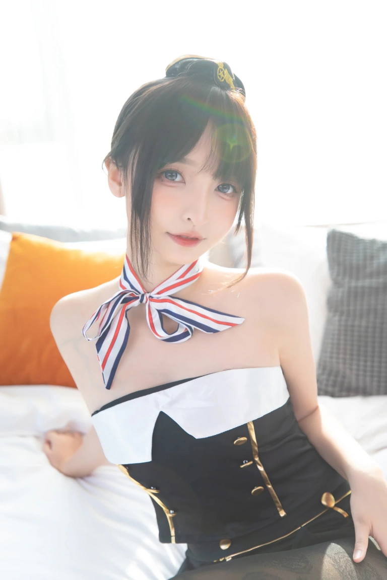 神楽坂真冬《第四季 序号35：《空中邂逅》》主题写真：75张全套美图