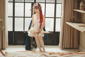 面饼仙儿《法式内衣》主题写真：48张全套美图
