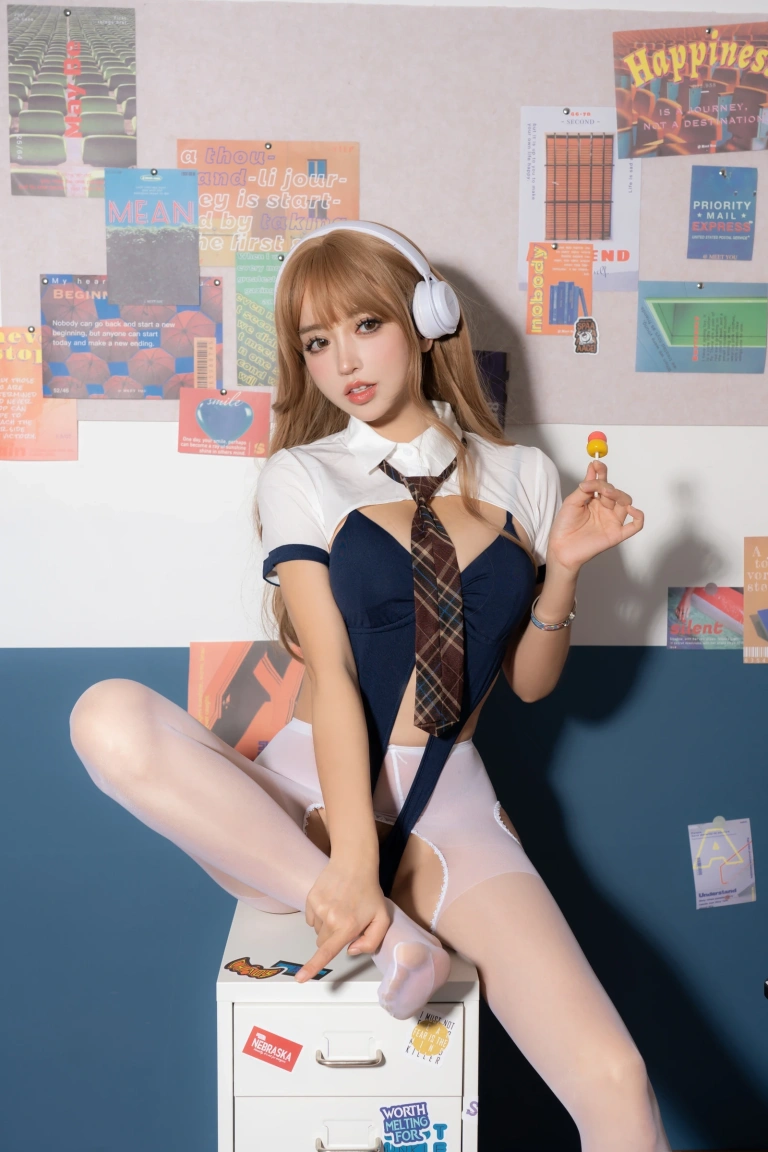 过期米线线喵《甜心恶霸》主题写真：57张全套美图