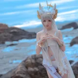 星之迟迟《明日方舟本 《Amazing Grace》 白金》主题写真：22张全套美图
