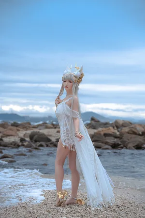 星之迟迟《明日方舟本 《Amazing Grace》 白金》主题写真：22张全套美图