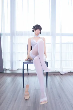 神楽坂真冬《第四季 序号37：《雪糕小姐》》主题写真：75张全套美图