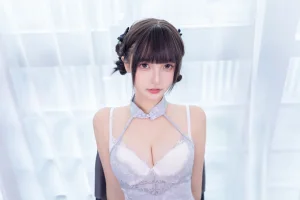 神楽坂真冬《第四季 序号37：《雪糕小姐》》主题写真：75张全套美图