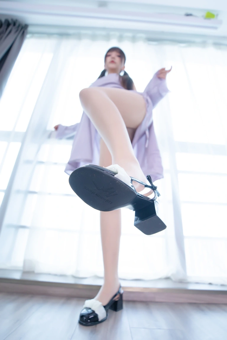 神楽坂真冬《第四季 序号38：《望眼欲穿》》主题写真：75张全套美图