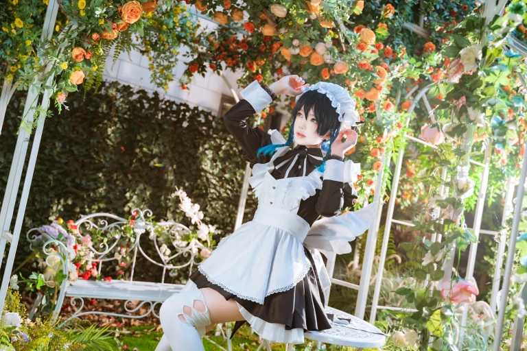 桜桃喵《温迪女仆+花絮视频》主题写真：26张全套美图，含1个视频