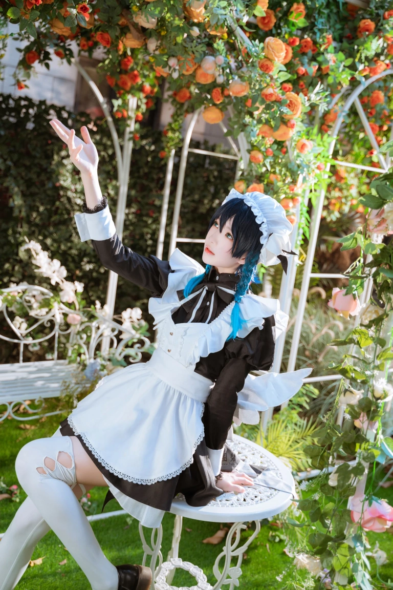 桜桃喵《温迪女仆+花絮视频》主题写真：26张全套美图，含1个视频