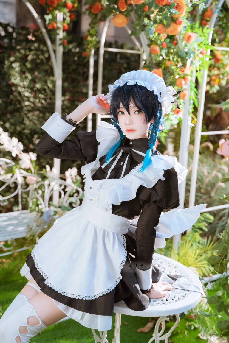 桜桃喵《温迪女仆+花絮视频》主题写真：26张全套美图，含1个视频