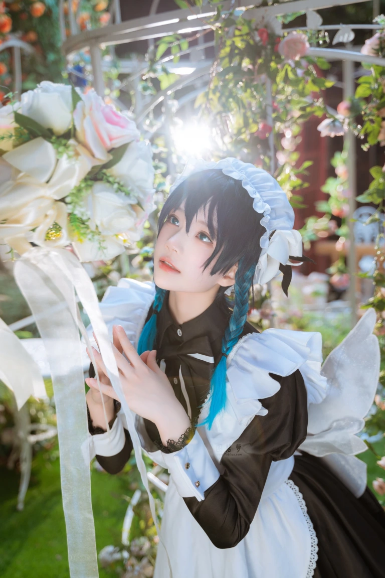 桜桃喵《温迪女仆+花絮视频》主题写真：26张全套美图，含1个视频