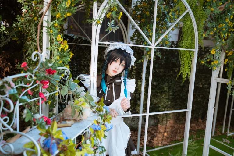 桜桃喵《温迪女仆+花絮视频》主题写真：26张全套美图，含1个视频