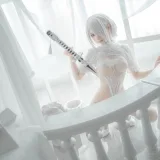 蠢沫沫《2B 白婚纱》主题写真：59张全套美图