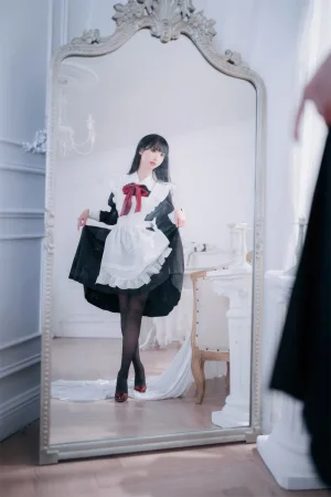 面饼仙儿《红高跟女仆》主题写真：30张全套美图