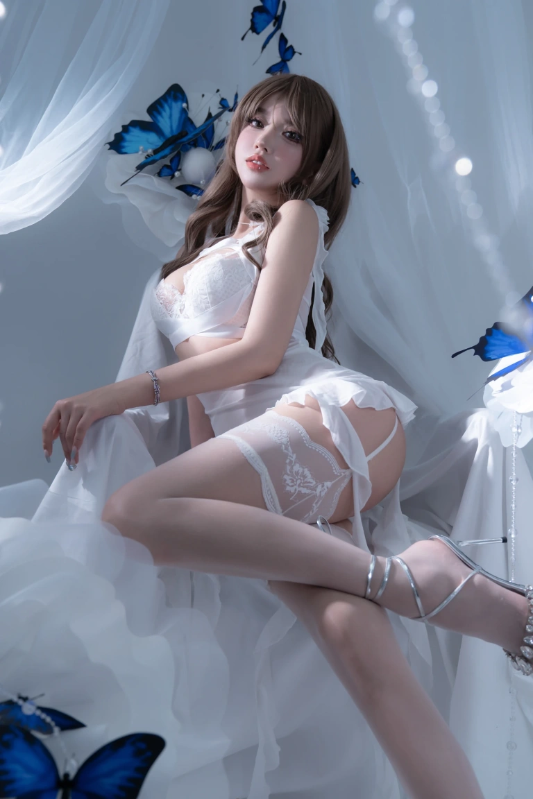过期米线线喵《电子蝴蝶》主题写真：52张全套美图