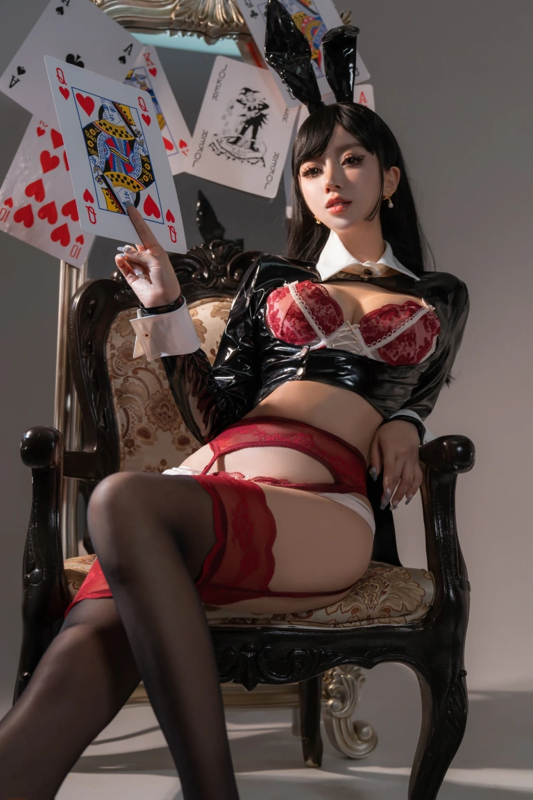 过期米线线喵《生日贺图 兔女郎》主题写真：50张全套美图