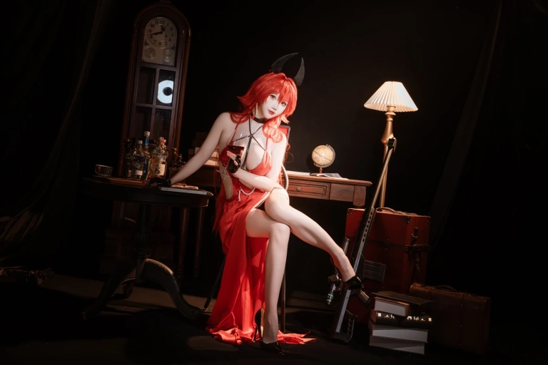 面饼仙儿《Nikke 小红帽礼服》主题写真：24张全套美图