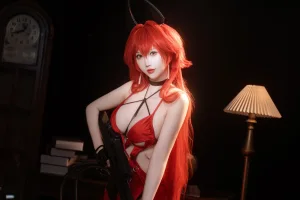 面饼仙儿《Nikke 小红帽礼服》主题写真：24张全套美图