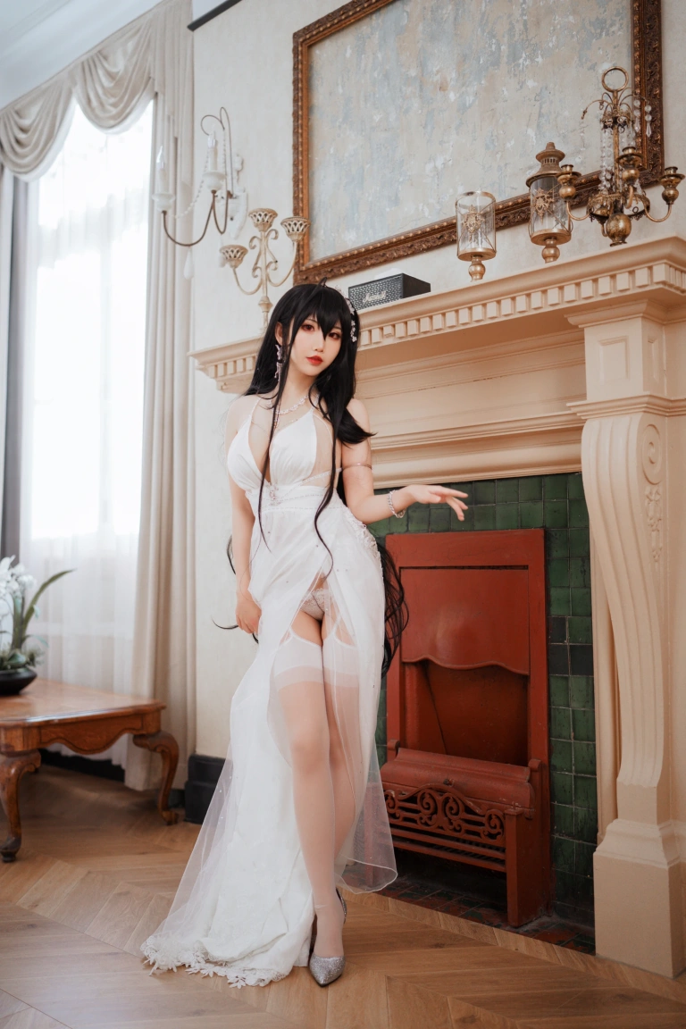 面饼仙儿《碧蓝航线 大凤婚纱》主题写真：32张全套美图