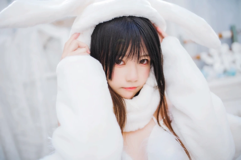 桜桃喵《小白兔》主题写真：97张全套美图