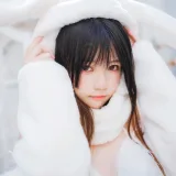 桜桃喵《小白兔》主题写真：97张全套美图