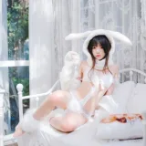 桜桃喵《小白兔》主题写真：97张全套美图