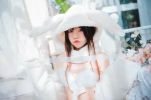 桜桃喵《小白兔》主题写真：97张全套美图
