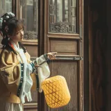 蠢沫沫《黄汉服》主题写真：9张全套美图