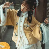 蠢沫沫《黄汉服》主题写真：9张全套美图