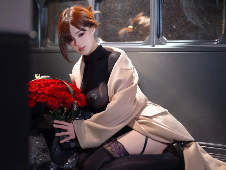 小仓千代《Patreon订阅 情人节》主题写真：43张全套美图