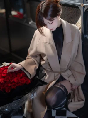 小仓千代《Patreon订阅 情人节》主题写真：43张全套美图