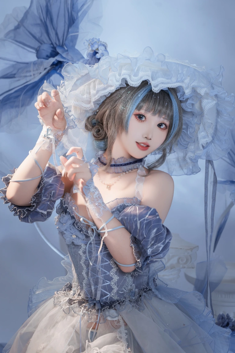 面饼仙儿《碧蓝航线 柴郡礼服废稿》主题写真：21张全套美图