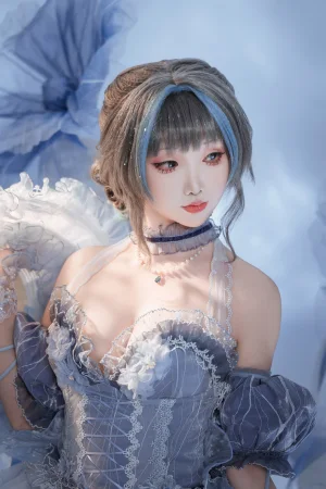 面饼仙儿《碧蓝航线 柴郡礼服废稿》主题写真：21张全套美图