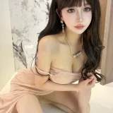 过期米线线喵《我那风情万种的夫人》主题写真：32张全套美图