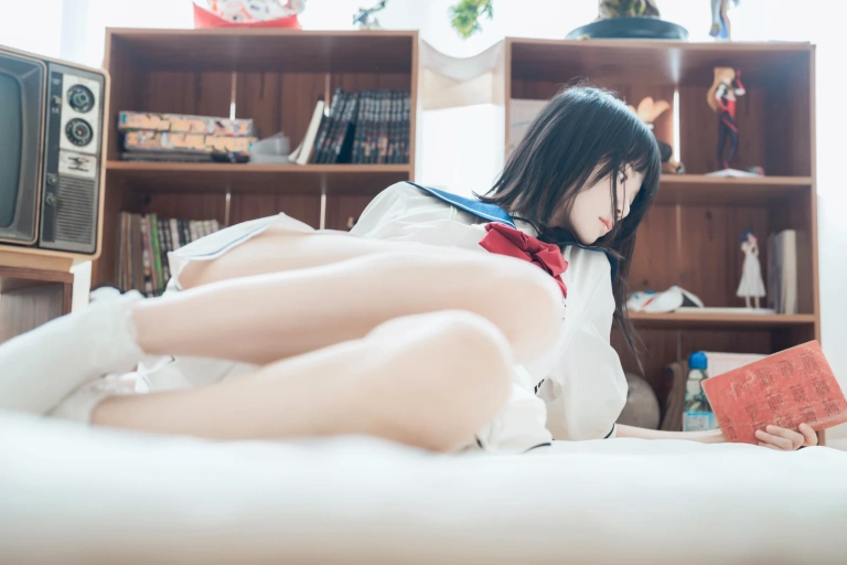 桜桃喵《盛夏制服》主题写真：39张全套美图