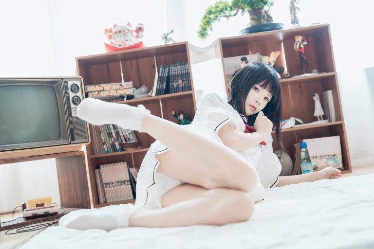 桜桃喵《盛夏制服》主题写真：39张全套美图