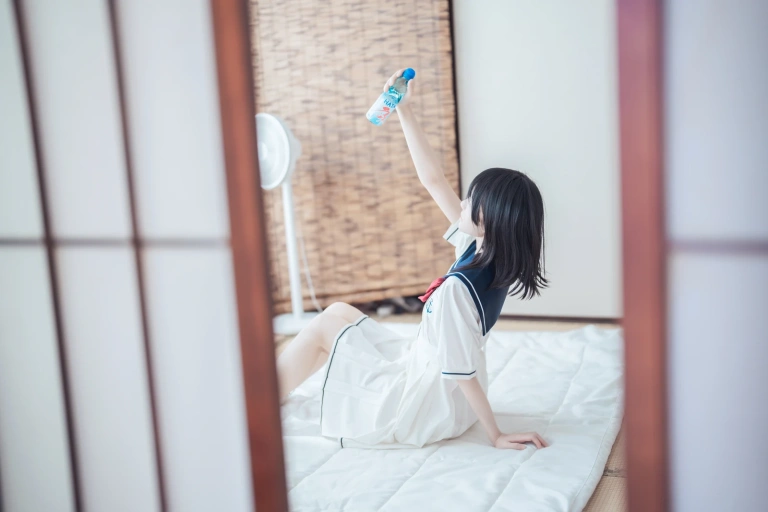 桜桃喵《盛夏制服》主题写真：39张全套美图