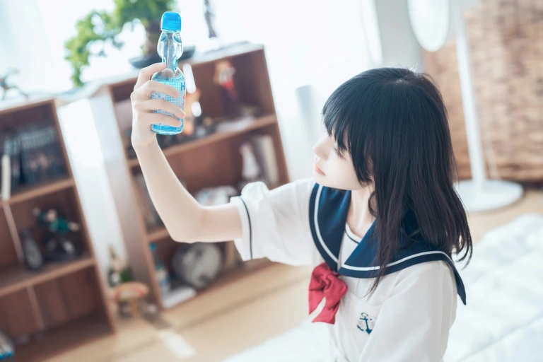 桜桃喵《盛夏制服》主题写真：39张全套美图
