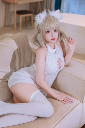 日奈娇(椎名莜)《波斯猫》主题写真：120张全套美图