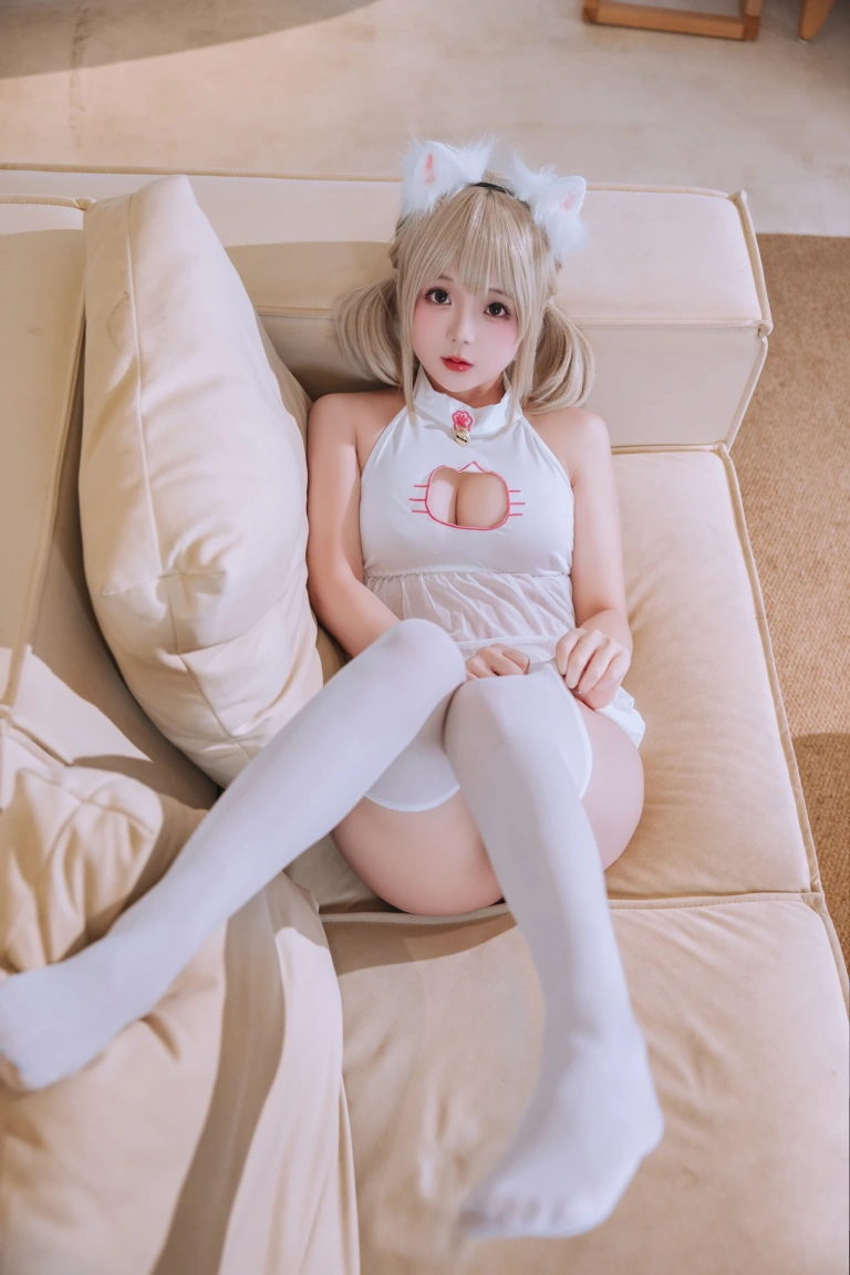 日奈娇(椎名莜)《波斯猫》主题写真：120张全套美图