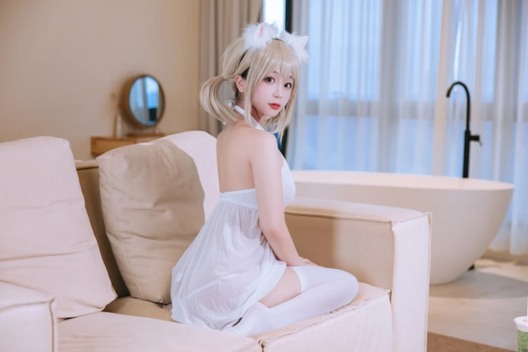 日奈娇(椎名莜)《波斯猫》主题写真：120张全套美图